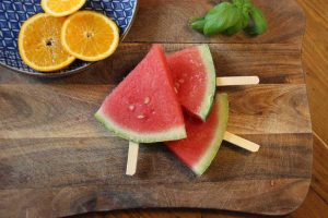 Wassermeloneneis-am-Stiel